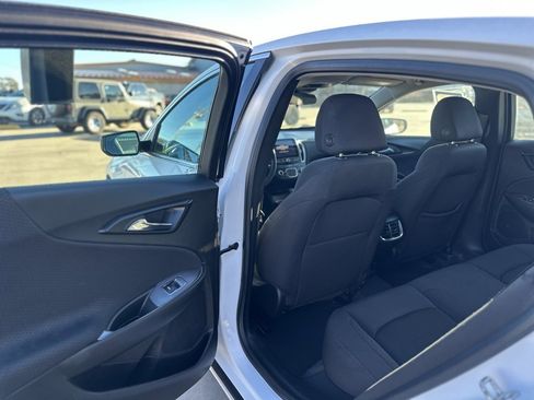 Used 2023 Chevrolet Malibu LT image 12