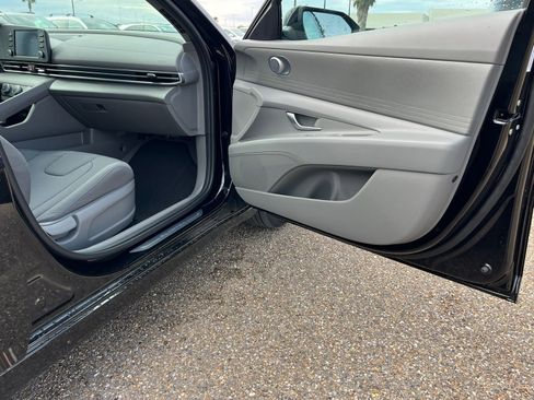 New 2026 Hyundai Elantra SE FWD image 21