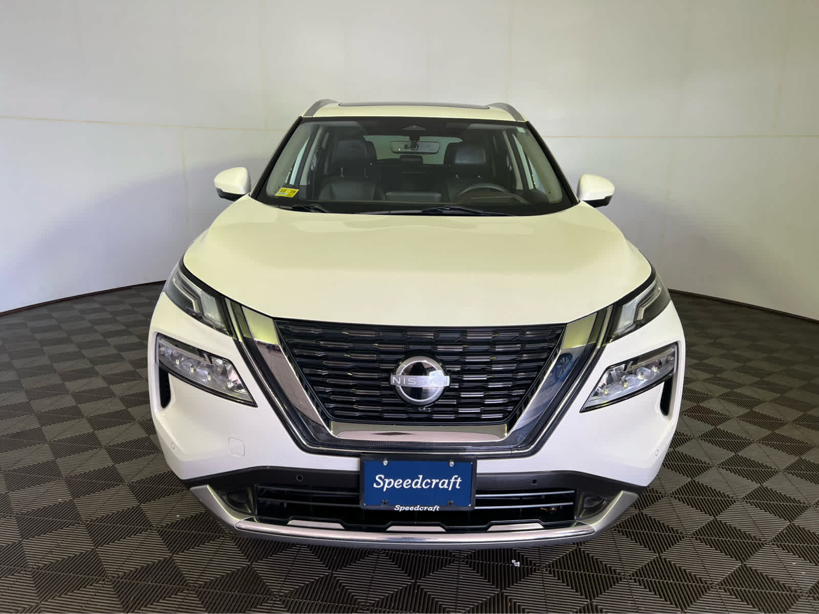 Used 2023 Nissan Rogue Platinum w/ Platinum Premium Package AWD/4WD image 2