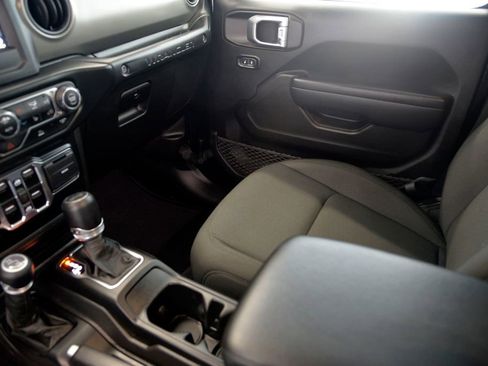 Used 2021 Jeep Wrangler Unlimited Sport image 27