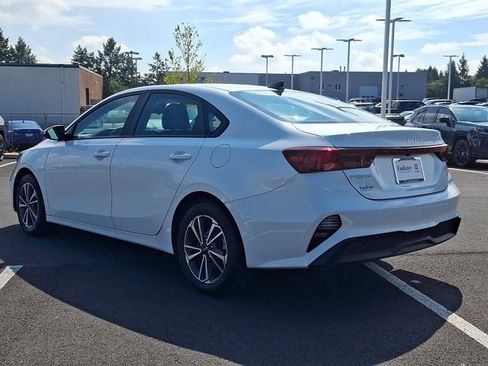 Used 2024 Kia Forte LXS FWD image 4