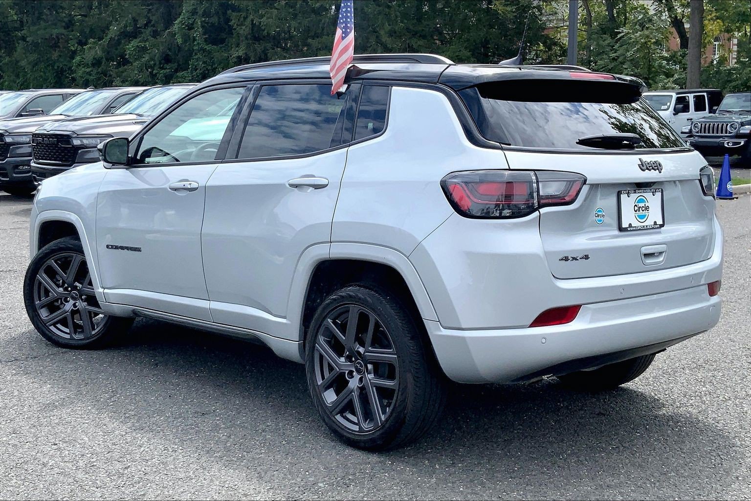 Certified 2025 Jeep Compass Limited w/ High Altitude Package AWD/4WD image 10
