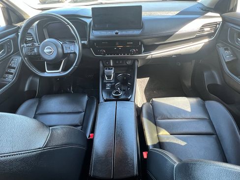 Used 2024 Nissan Rogue SL w/ SL Premium Package image 13