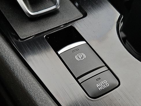 Certified 2023 Nissan Rogue SV image 23