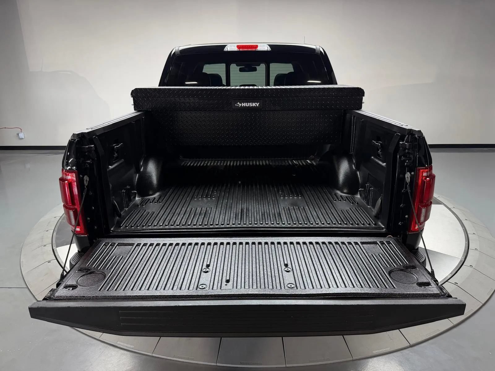 Used 2016 Ford F150 Lariat w/ Equipment Group 502A Luxury AWD/4WD image 14