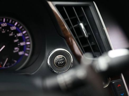 Used 2015 INFINITI Q50 4dr Sedan RWD w/ Technology Package image 33