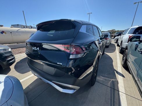 Used 2023 Kia Sportage LX AWD/4WD image 4