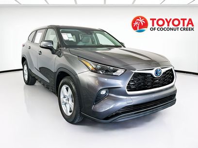 Used 2023 Toyota Highlander LE