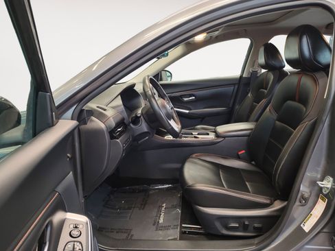 Used 2020 Nissan Sentra SR w/ Premium Package FWD image 24