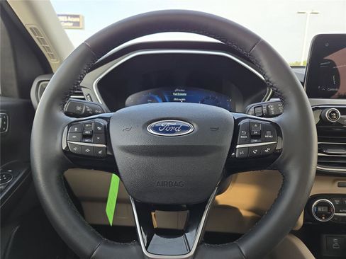 Used 2021 Ford Escape Titanium AWD/4WD image 13