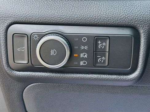 Used 2024 Ford Explorer XLT w/ Equipment Group 202A AWD/4WD image 10