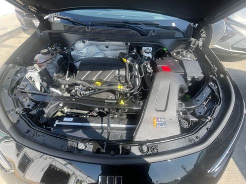 Used 2025 Buick Envista Sport Touring image 32