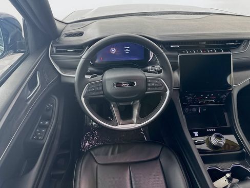 Certified 2025 Jeep Grand Cherokee Limited w/ Luxury Tech Group II AWD/4WD image 35