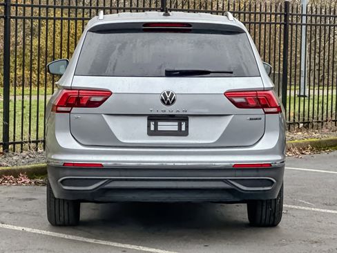 Used 2022 Volkswagen Tiguan SE image 5