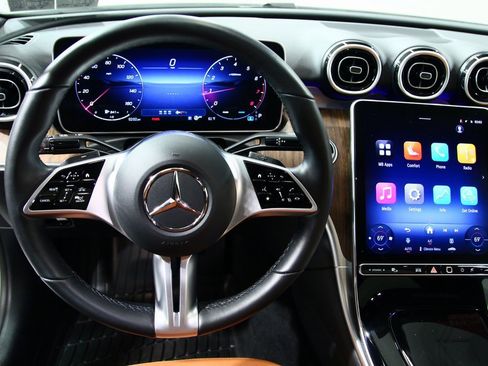 Used 2025 Mercedes-Benz C 300 4MATIC Sedan image 6