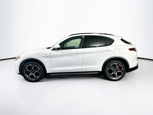 Used 2023 Alfa Romeo Stelvio Ti AWD/4WD image 4