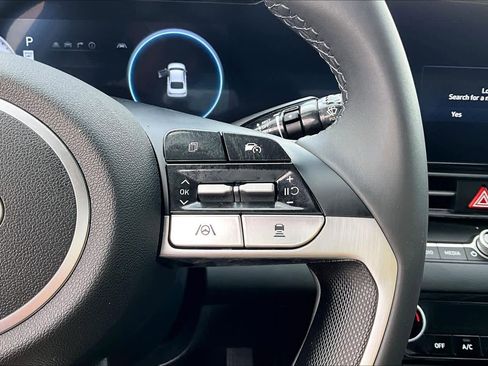 Used 2024 Hyundai Elantra SEL w/ Convenience Package FWD image 22