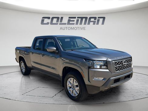 Used 2024 Nissan Frontier SV AWD/4WD image 2