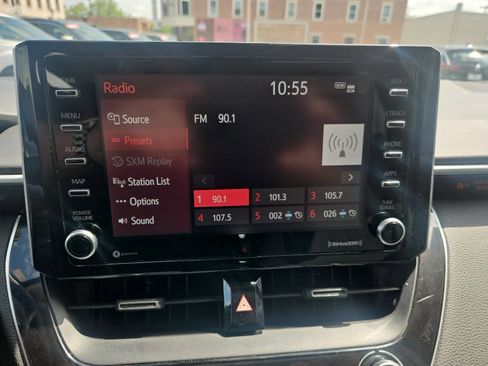 Used 2021 Toyota Corolla LE FWD image 22