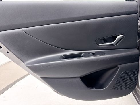 Used 2023 Hyundai Elantra SE image 27