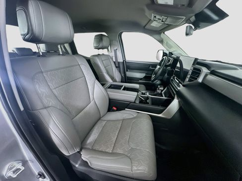 Used 2024 Toyota Tundra Limited AWD/4WD image 29