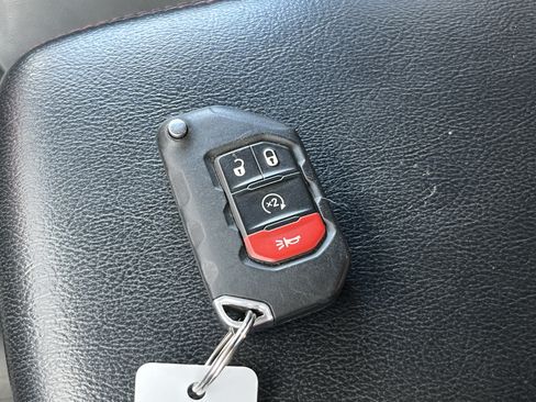 Used 2018 Jeep Wrangler Unlimited Rubicon AWD/4WD image 36