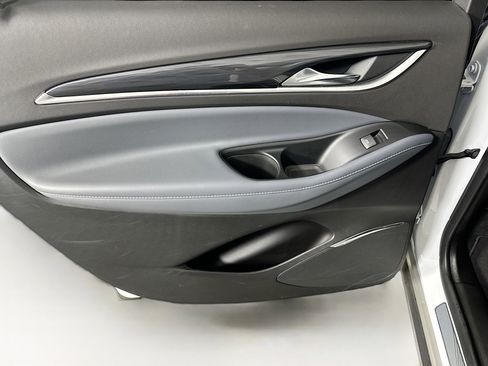 Used 2024 Buick Enclave Premium image 25