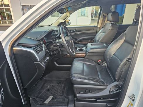 Used 2018 Chevrolet Suburban LT image 24