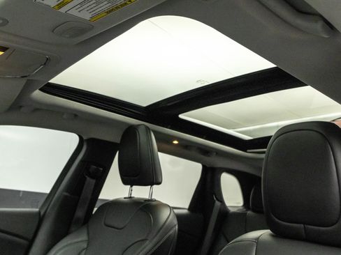 Used 2021 Jeep Cherokee Limited image 29