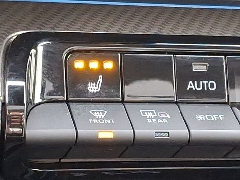 Used 2024 Toyota Prius XLE image 23