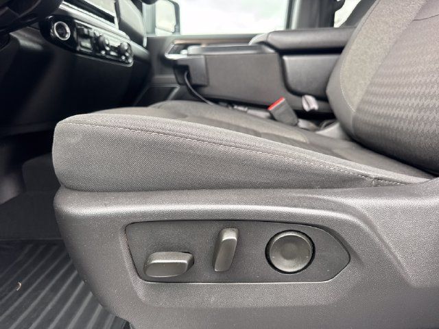 Used 2025 Chevrolet Silverado 2500 LT w/ Convenience Package AWD/4WD image 13