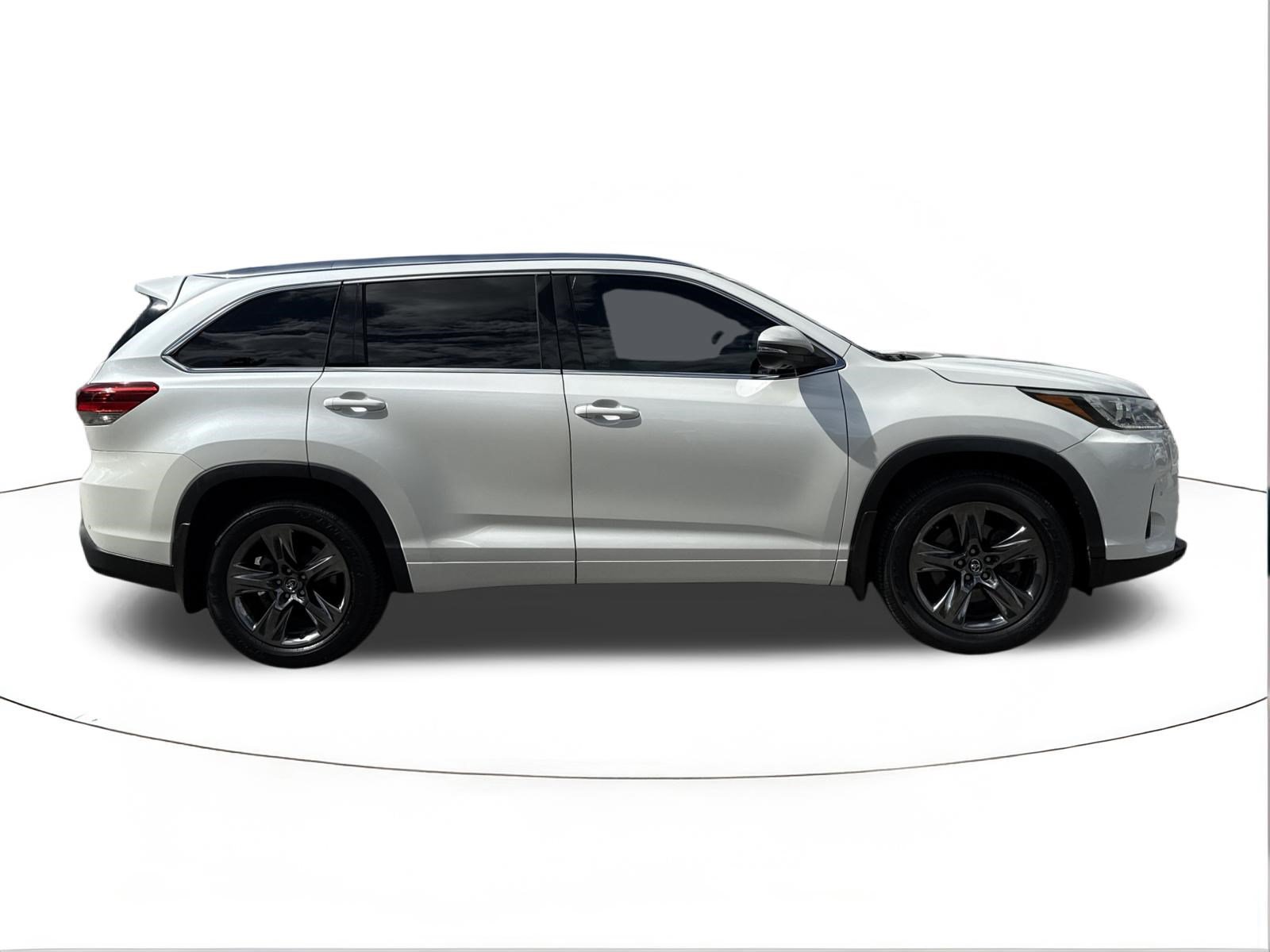 Used 2018 Toyota Highlander Limited Platinum AWD/4WD image 2
