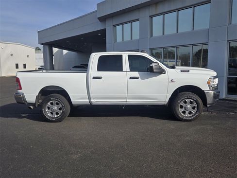 Used 2024 RAM 2500 Tradesman w/ Chrome Appearance Group image 23