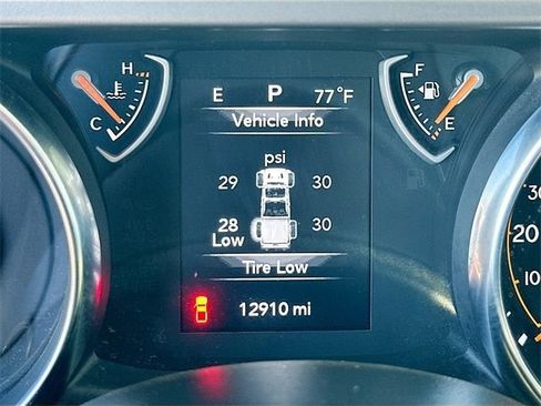 Used 2022 Jeep Gladiator Sport AWD/4WD image 12