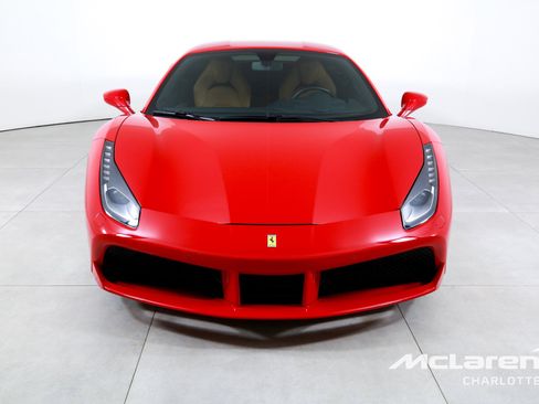 Used 2018 Ferrari 488 GTB RWD image 4