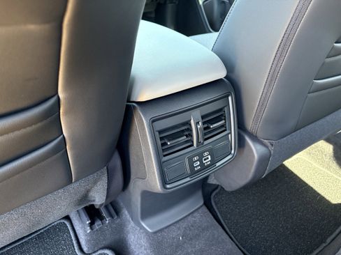 New 2026 Subaru Forester Premium AWD/4WD image 31