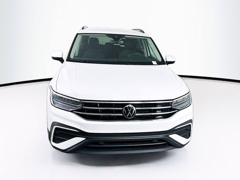 Used 2024 Volkswagen Tiguan S image 2