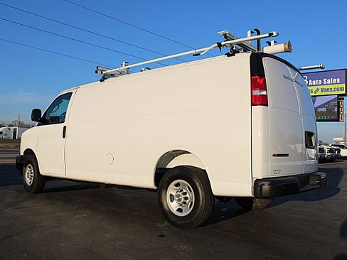 Used 2025 Chevrolet Express 2500 Extended w/ Communications Package image 5