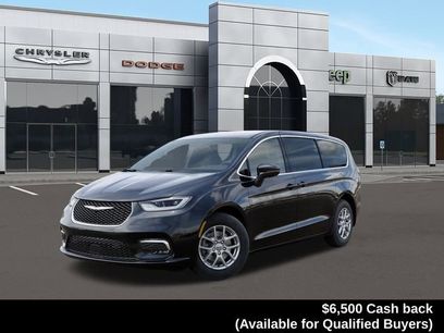 New 2026 Chrysler Pacifica Select