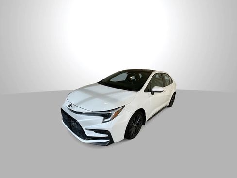 Used 2024 Toyota Corolla XSE FWD image 4