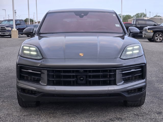 Used 2024 Porsche Cayenne S AWD/4WD image 2