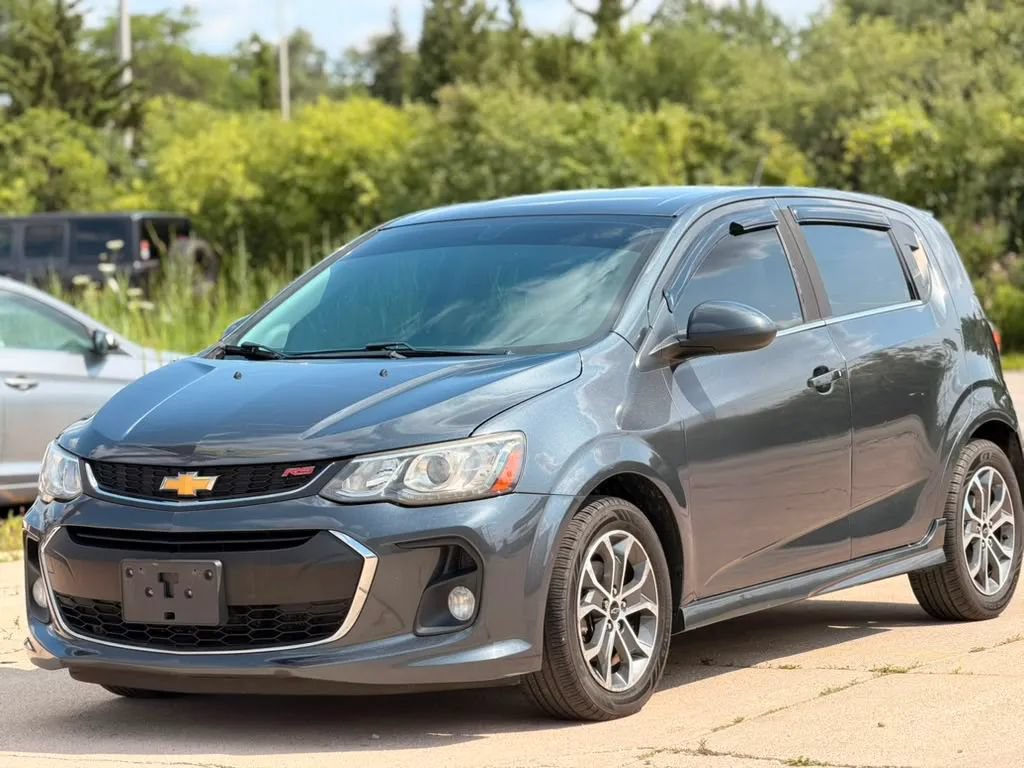 Used 2018 Chevrolet Sonic LT FWD image 1