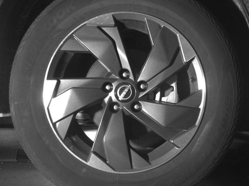 Used 2025 Nissan Rogue SV image 13