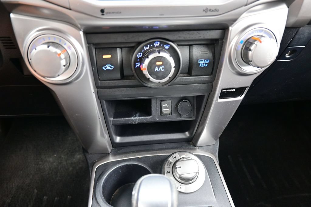 Used 2014 Toyota 4Runner SR5 AWD/4WD image 46