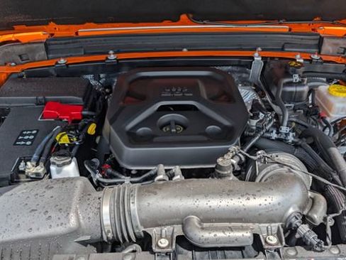 Used 2025 Jeep Wrangler Sport AWD/4WD image 19