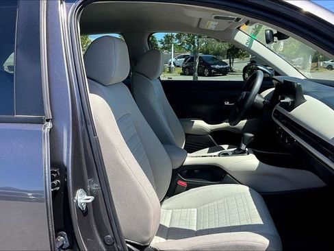 Used 2025 Honda HR-V LX image 28