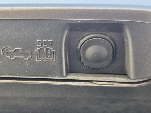 Used 2023 Ford F150 Lightning Lariat AWD/4WD image 29