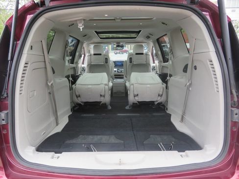 Used 2018 Chrysler Pacifica Limited w/ Advanced Safetytec Group FWD image 31