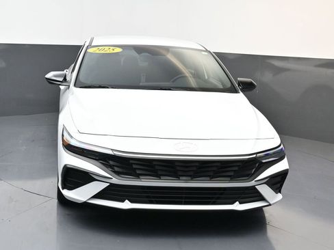 Certified 2025 Hyundai Elantra Sport image 8