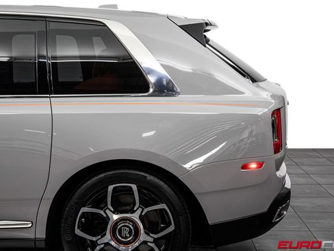 Used 2023 Rolls-Royce Cullinan AWD/4WD image 17